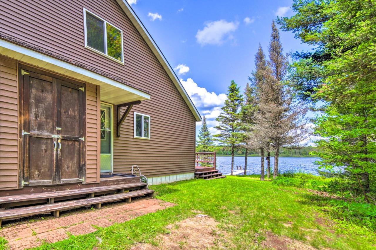 Secluded Woodsy Watersmeet Cabin With Fire Pit! Villa Exterior photo