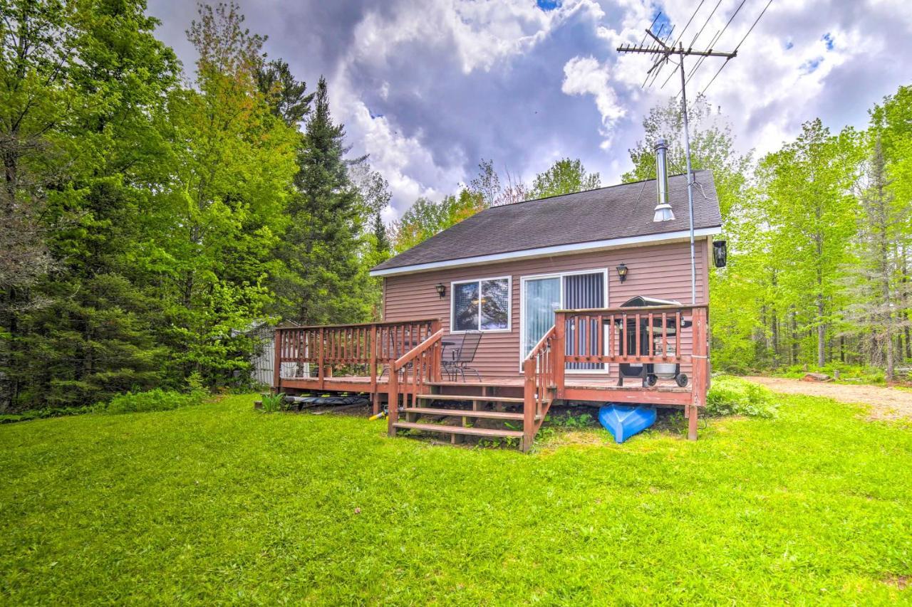 Secluded Woodsy Watersmeet Cabin With Fire Pit! Villa Exterior photo