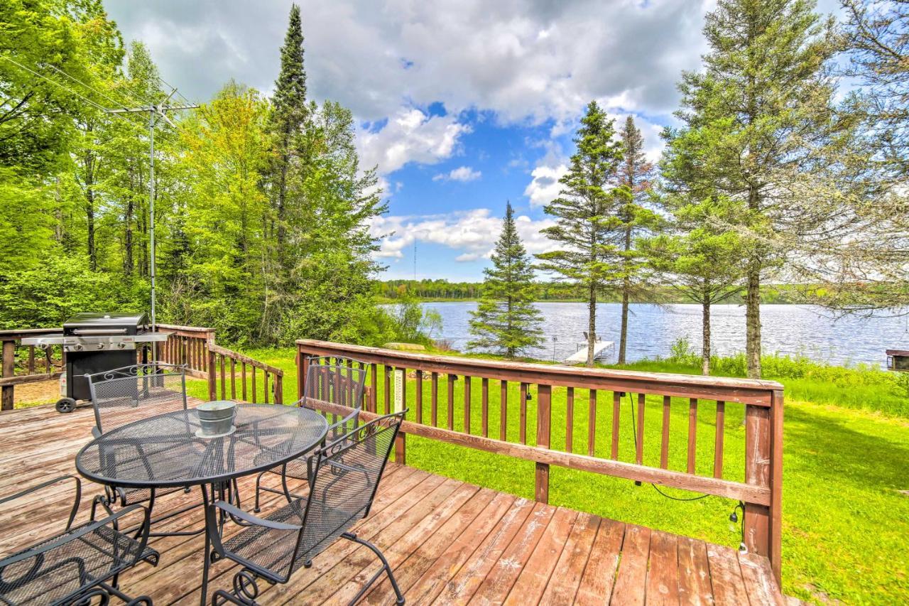 Secluded Woodsy Watersmeet Cabin With Fire Pit! Villa Exterior photo